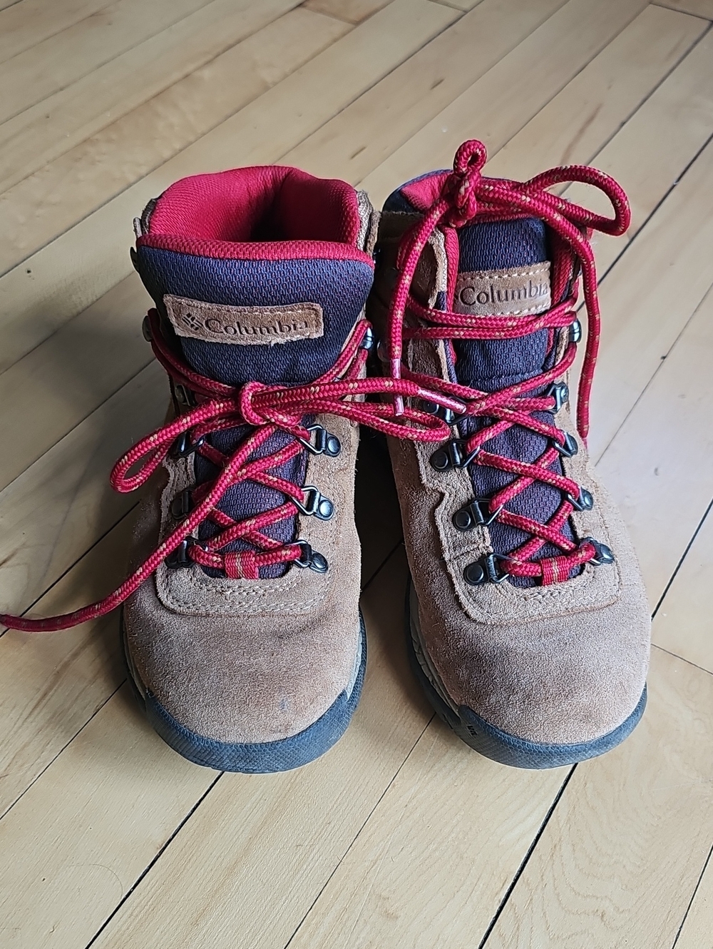 Womens Columbia Newton Ridge Mid Hiking Boot 7 - Picture 2 of 6
